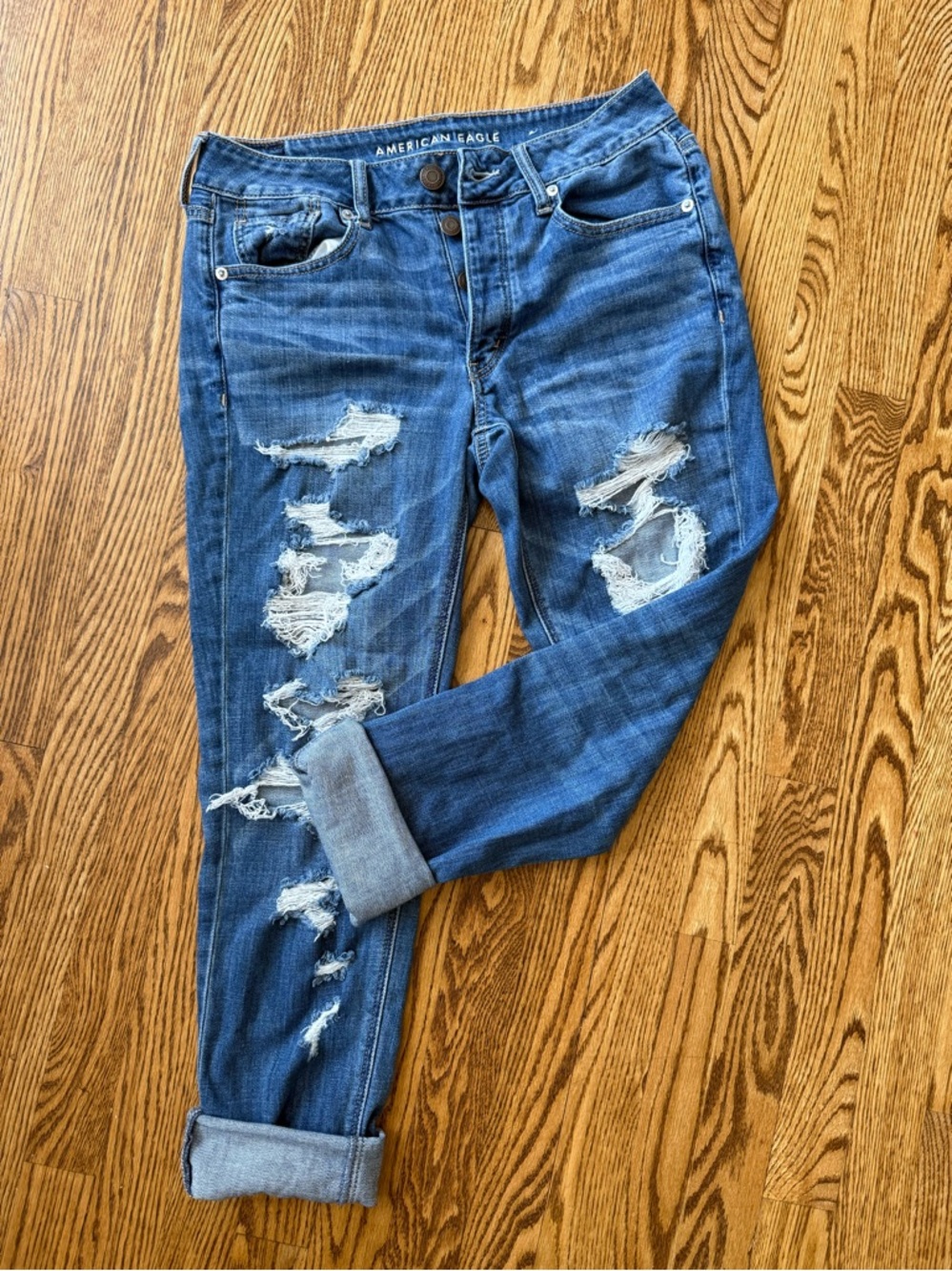 American Eagle Tomgirl Distressed Jeans Size 6